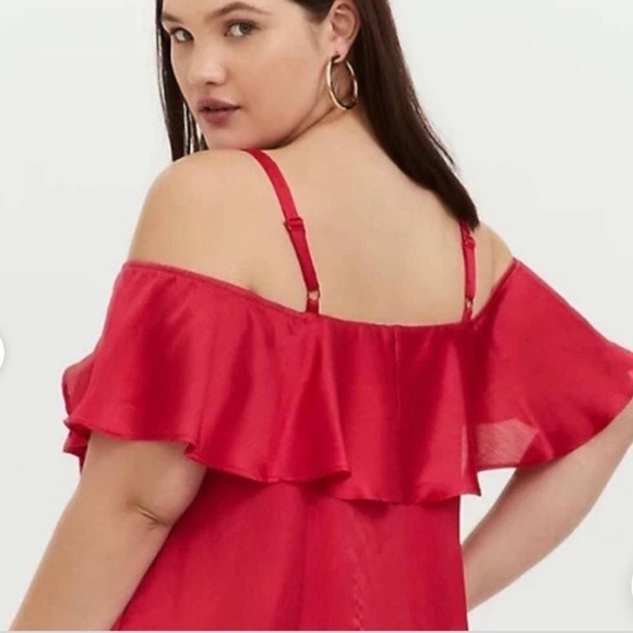 Torrid Fuchsia Pink Cold Shoulder Chiffon Top Size 1X - Picture 3 of 13